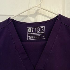 Figs scrub set, purple. XXS top, XS bottoms. In great like new condition